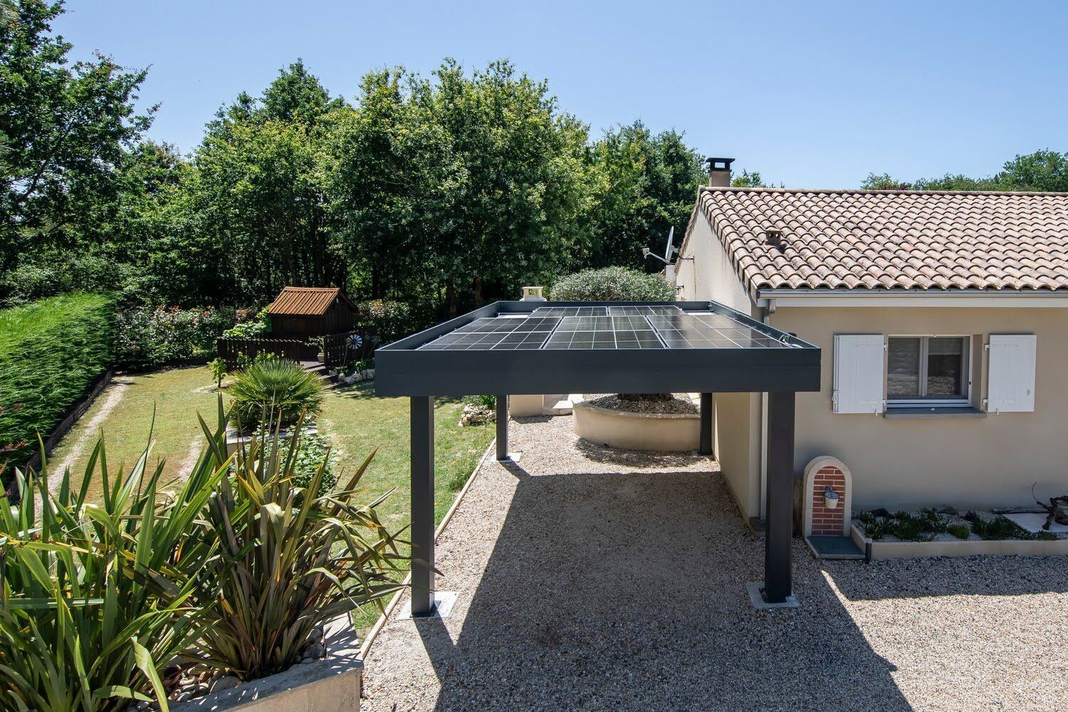 installation panneau solaire carport